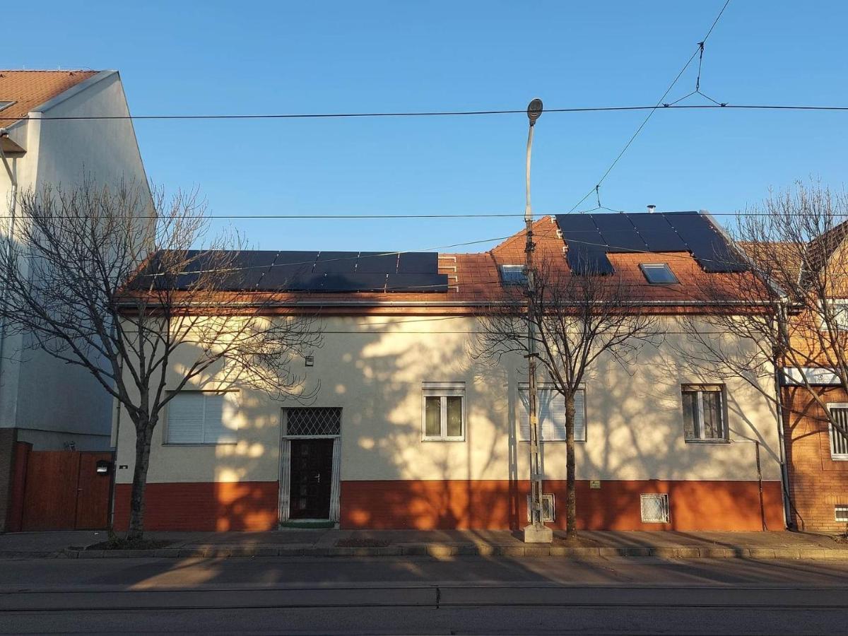 Red Locomotive Apartment Budapeszt Zewnętrze zdjęcie